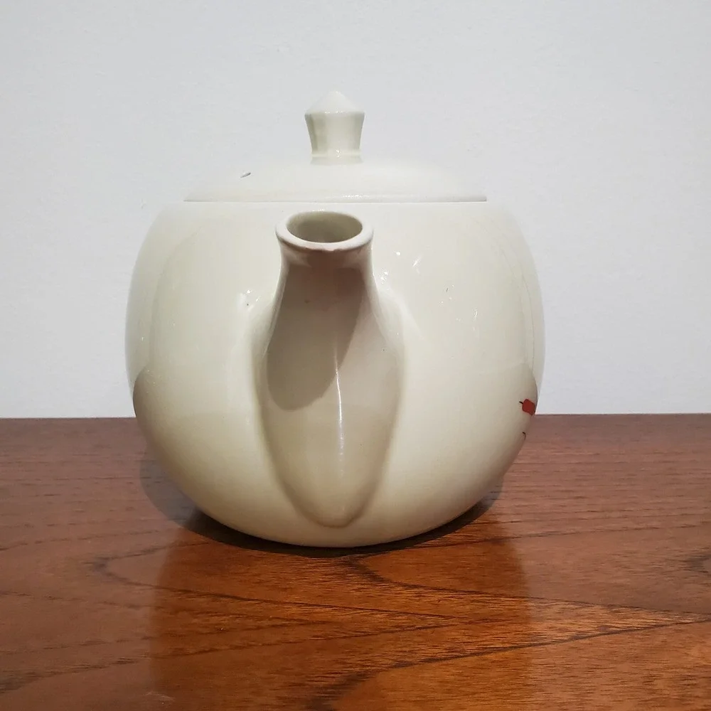 Vintage Porcelier Trademark Vitreous Hand Dec. China White Red Cat Tails‎ Teapot